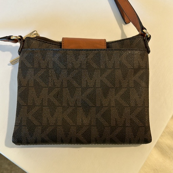 Michael Kors crossbody bag - Picture 2 of 3